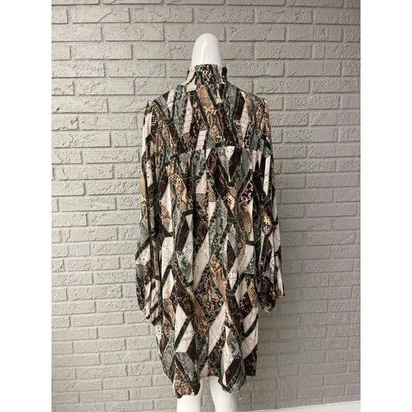H&M Women Turtleneck Animal Print Patch Work Shift Dress Size 6 - Picture 3 of 10